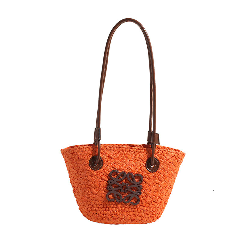 Texture tote bag 2026 new large capacity vacation bucket bag, high aesthetic value, simple commuting bag, vacation bag