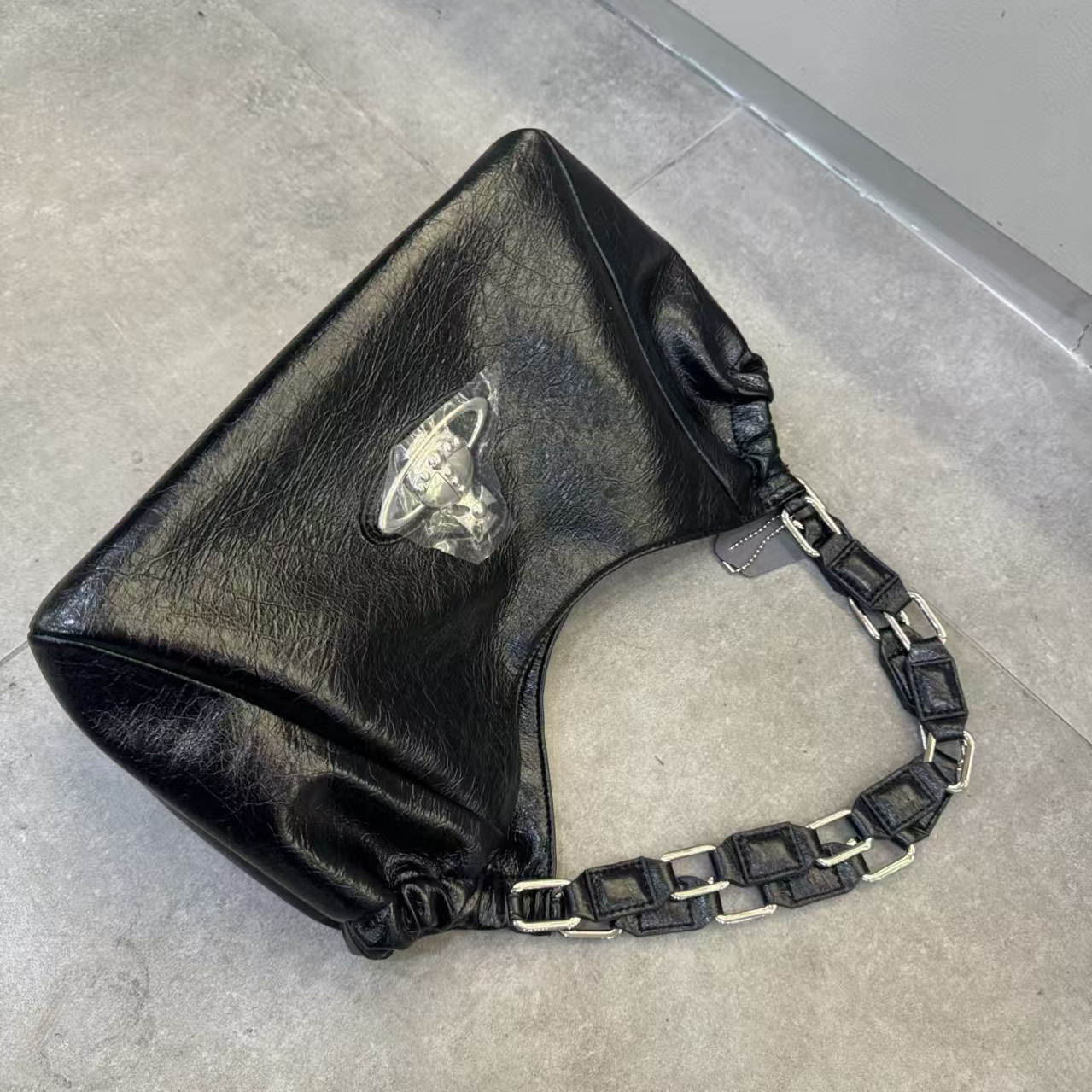 Designer Vivienes Viviannens Bag Viviennelies Westwoodlies 2026 SpringSummer New Vintage Queen Mother Chicken Nugget Niche Design Large Capacity Saturn Underar