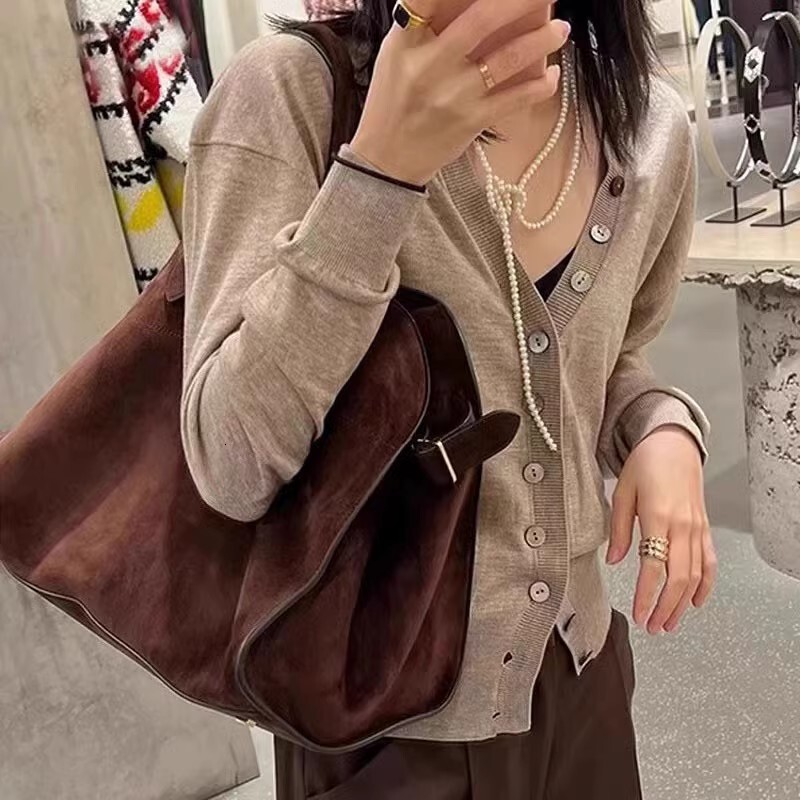 Women's tote bag 2026 new spring-summer high-end niche design large-capacity commuter retro suede handbag