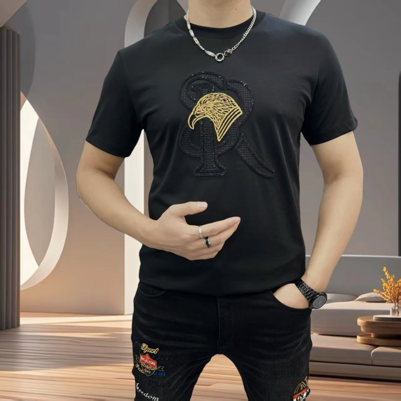 Summer Embroidery Hot Stamping Designer T-shirt Luxury Slim Fit Round Neck Short Sleeved Top Color Outdoor Sports Casual Basic Base Shirt Business Men