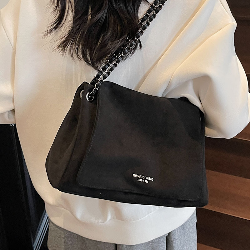 Foreign Trade New Suede Velvet Autumn and Winter Season Solid Color Large Women Trendy Underarm Chain Crossbody Bag