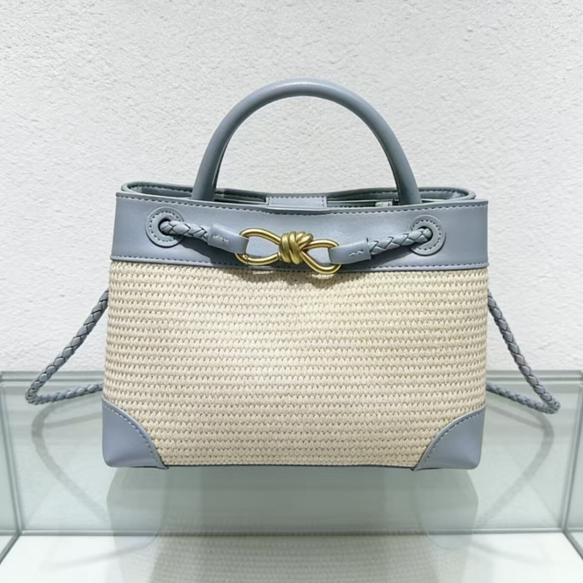 Designer Luxurious Cross-border 2026 New Rainbow Woven Bag Shoulder Bag For Women Summer Leisure Beach Lazy Style Handheld Shoulder Bag