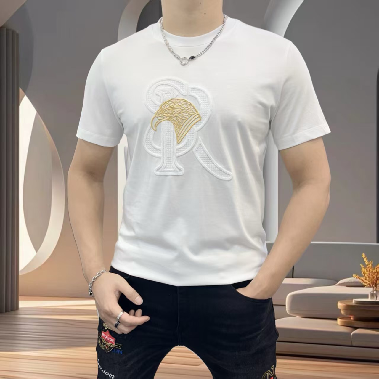 Summer Embroidery Hot Stamping Designer T-shirt Luxury Slim Fit Round Neck Short Sleeved Top Color Outdoor Sports Casual Basic Base Shirt Business Men