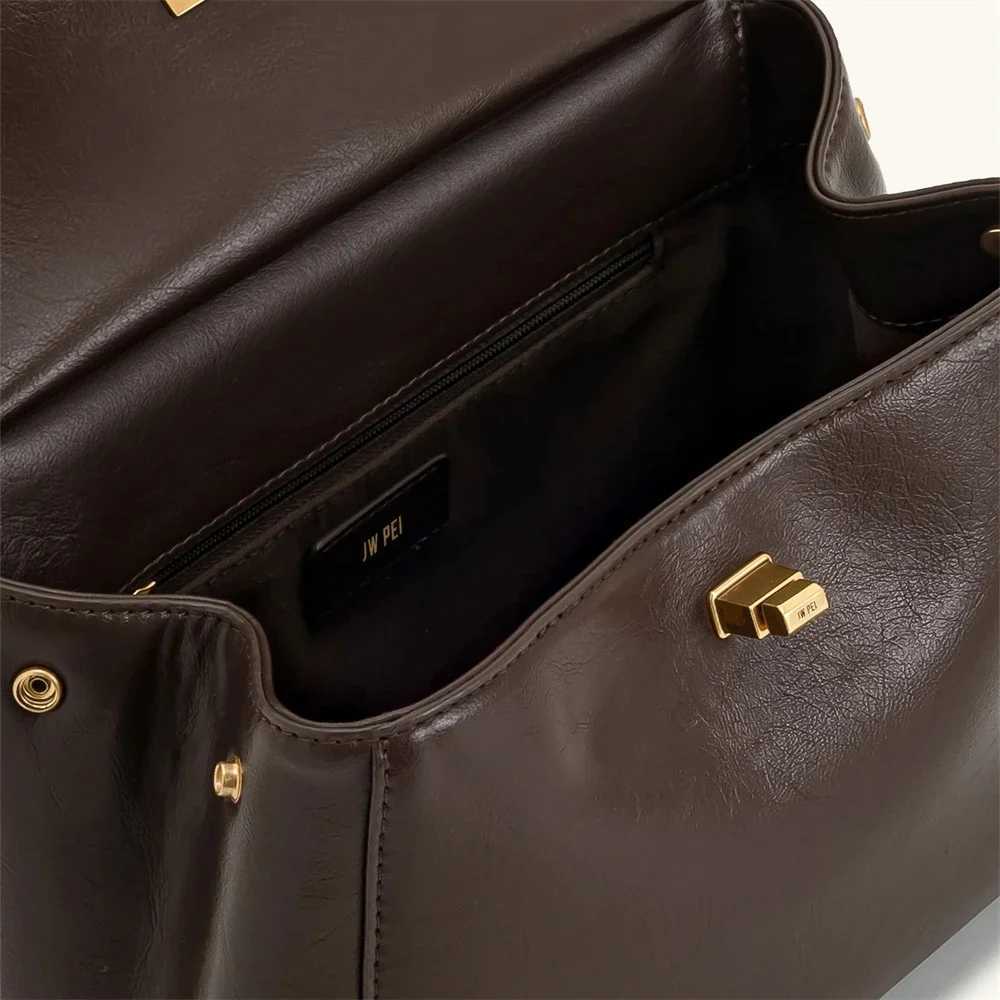 JW PEI Wen Handbag Gold Exture Light Large Capacity 2025 Autumn Winter Daily muting Essential Bag C260415