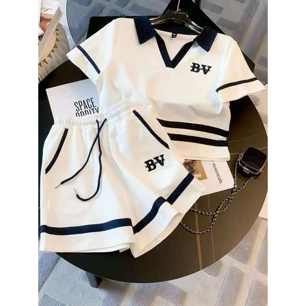 Fashionable V neck Short Sleeve Baseball Suit Women s Summer Casual Two piece Set Age defying Cotton Sportswear Ensemble MAKOUFEI
