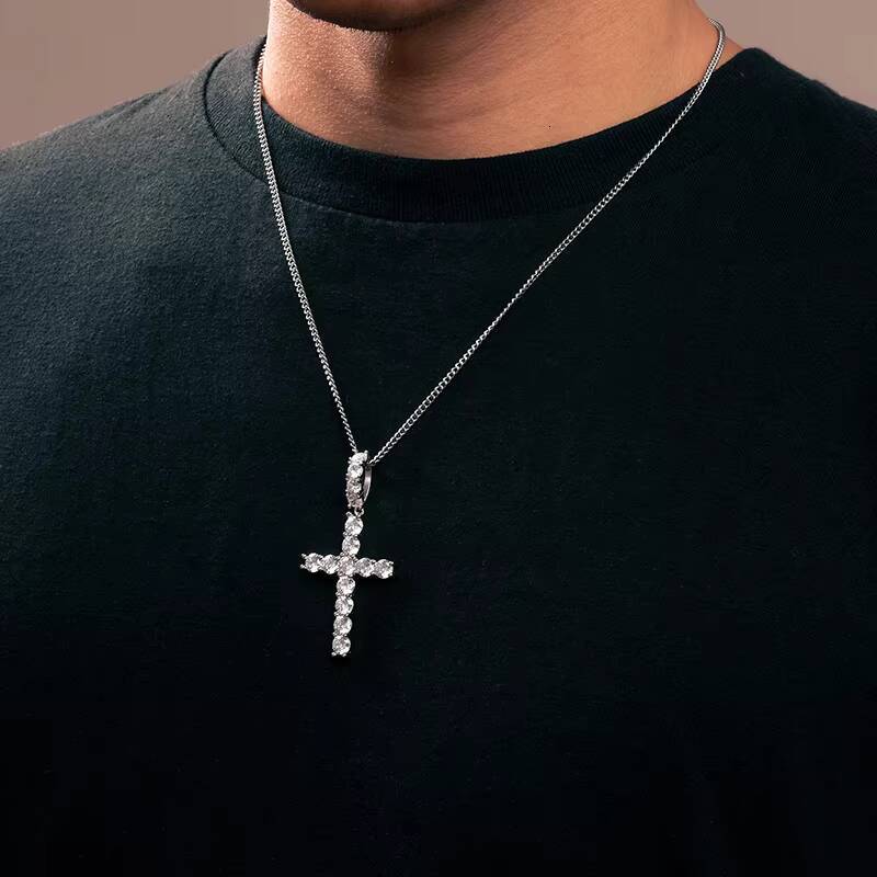 Drop Shipping No MOQ Moissanite Cross Pendant Necklace Gold Plated Jewelry 925 Sterling Silver Charm Pendant
