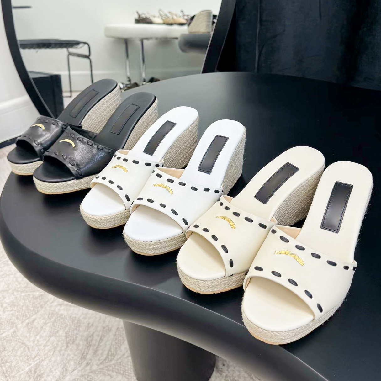 26ss cc Raffia wedge Platform Designer slide Summer beach shoe Womens sandale fashion slipper Luxury leather Sliders Mules Sandal straw outdoor travel Casual shoes