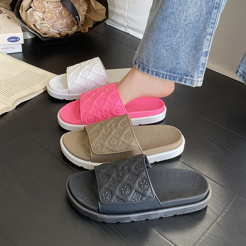 Trendy Slippers Men And Women For Summer Outdoor Wear, Fashionable Thick-Soled Platform Soft-Soled Embossed Sandals, Beach Slide Sandals