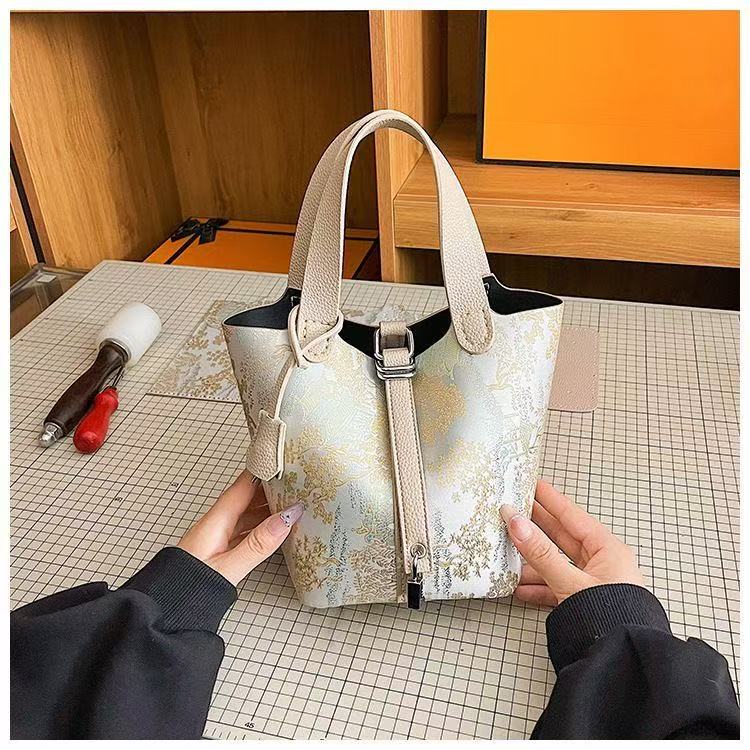 Designer Bag Fully Hand-Sewn Genuine Mini 18Cm Bucket Avocado Green Ostrich Leather High Version Mommy Bag