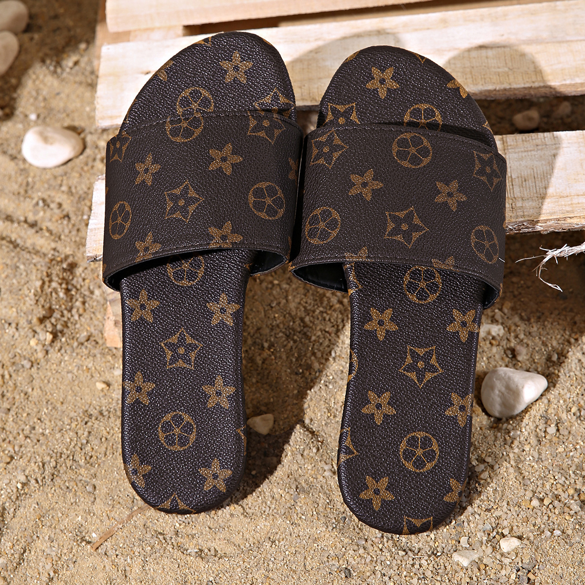 Large Size Flat Women For Outdoor Wear, Summer New Model, Leather Round-Toe Women's Slippers