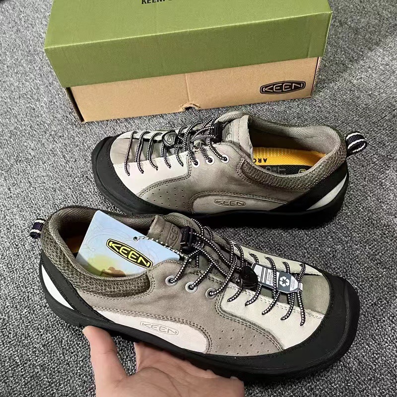 Free shipping keenshoes Men comfortable and trendy soft soled sports and leisure shoes men thick soled height Merit black plain