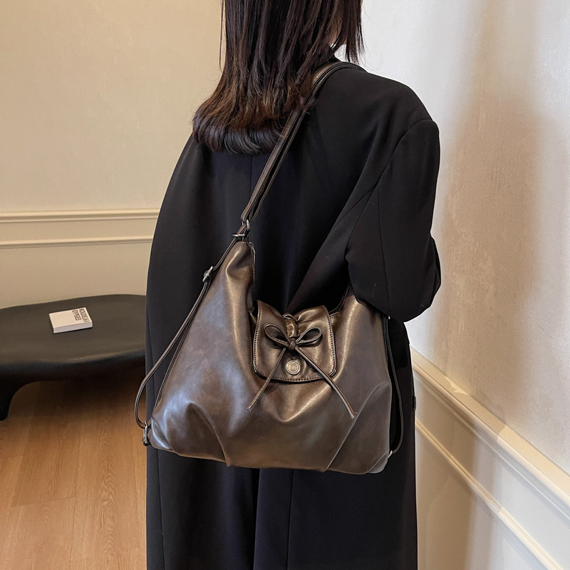 Large Capacity Backpack 2026 New Fashionable and Versatile Light Luxury Crossbody Bag Texture Soft Face Commuter Shoulder Bag