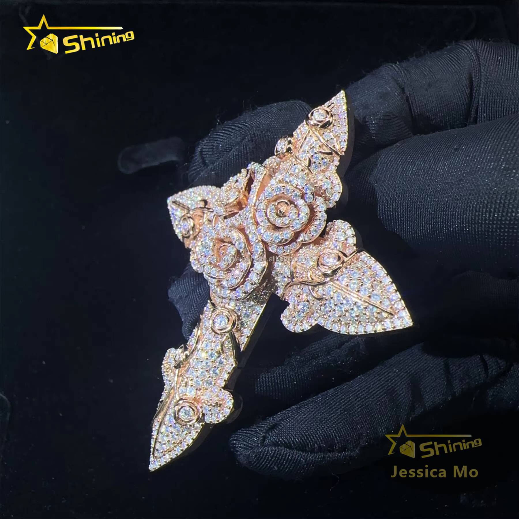 Bulk Stock Hip Hop Stylish Rapper Jewelry D VVS1 Moissanite Diamond S925 Silver Rose Gold Iced Out Man Rose Flower Cross Pendant