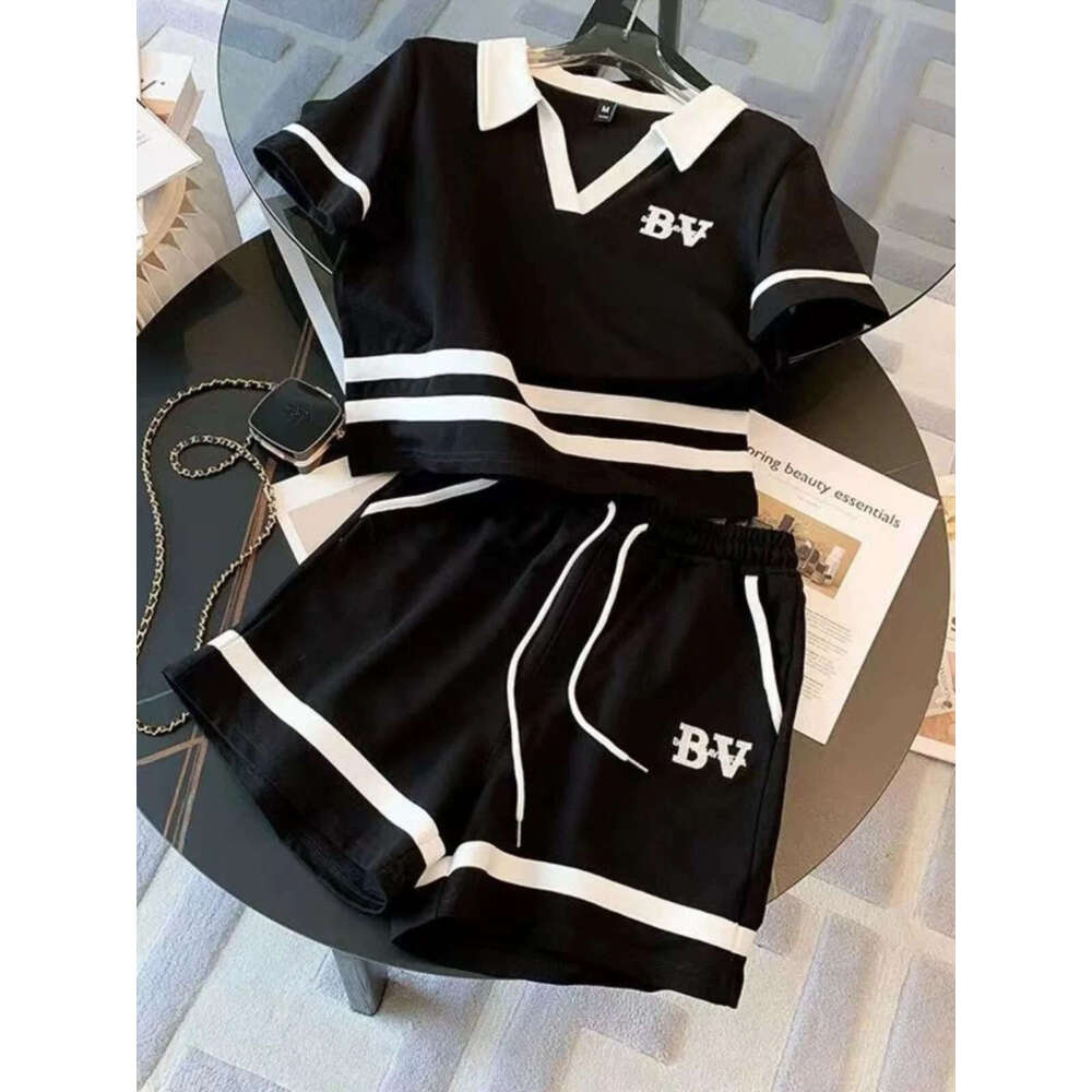Fashionable V neck Short Sleeve Baseball Suit Women s Summer Casual Two piece Set Age defying Cotton Sportswear Ensemble MAKOUFEI