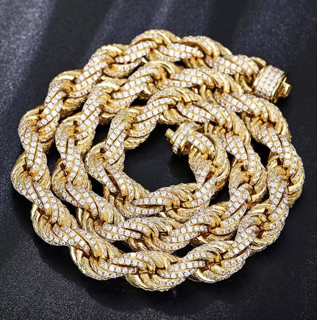 Hip Hop Popular Cuban Link Chain 8mm 15mm 925 Sterling Silver Hand Setting Iced Out VVS Moissanite Cuban Link Chain