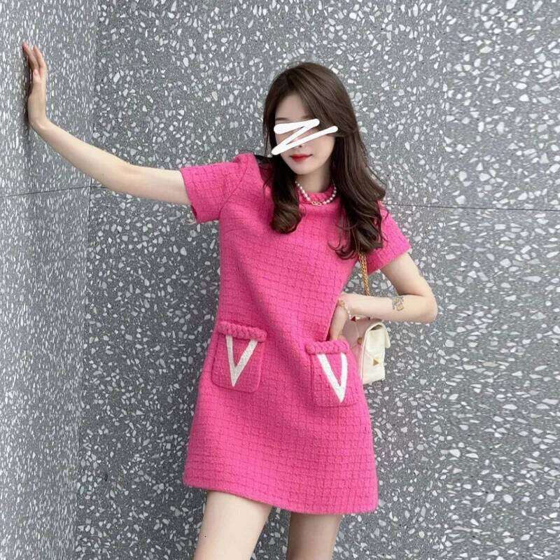 Summer New Women's Tweed Dress Round Neck Straight Slim Fit Pink Elegant Chic Party Dress Sweet Fashion Casual Office Lady Dress MAKOUFEI