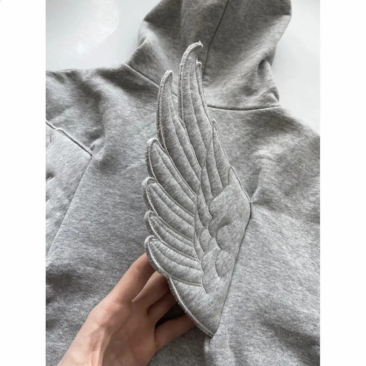 Women Grey Angel Wing Embroidered Hoodie Cute Kawaii Pullover Sweatshirt Wing Decoration Back Y2K Street Harajuku Loose Pullover 260415