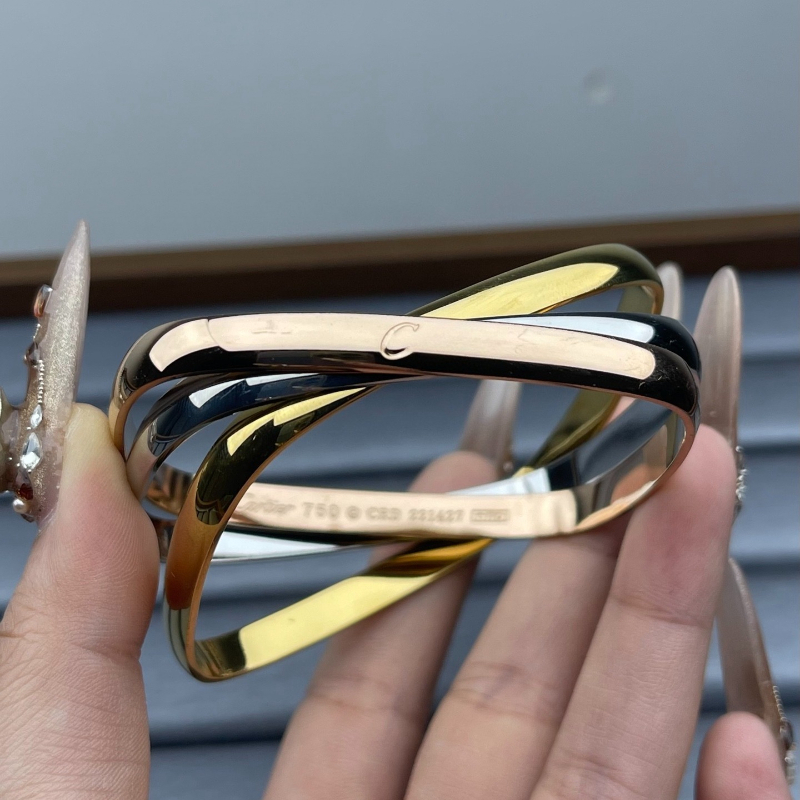 Luxury Designer Bracelet Triple Band Interlocking Bracelet 18k Gold Plated Stackable Bangle Classic Stylish Jewelry for Women