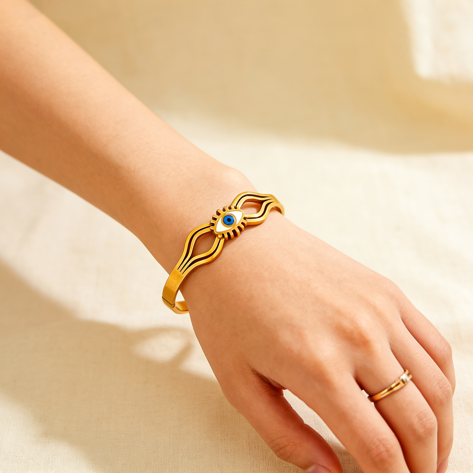 Designer Jewelry Women Bracelet Designer For Women Travel Sports Beach Holiday Love Braclet Popular 2026 Trend Jewlery Daily Wear Luxury Jewelry Brace