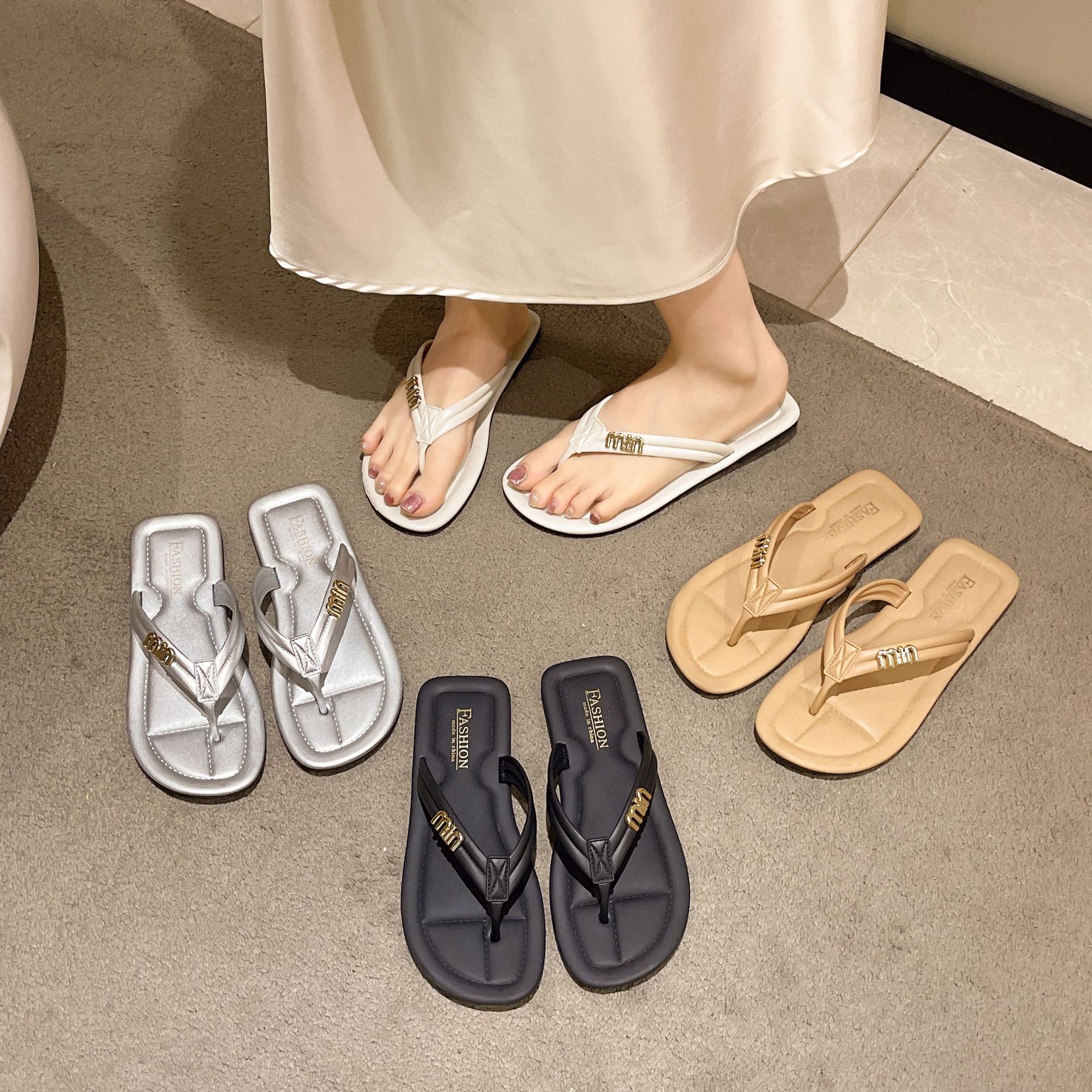 Women White Quilted Metal Letter Flip Flops, Open Toe Non-slip Flat Casual Summer Beach Outdoor Thong Sandals
