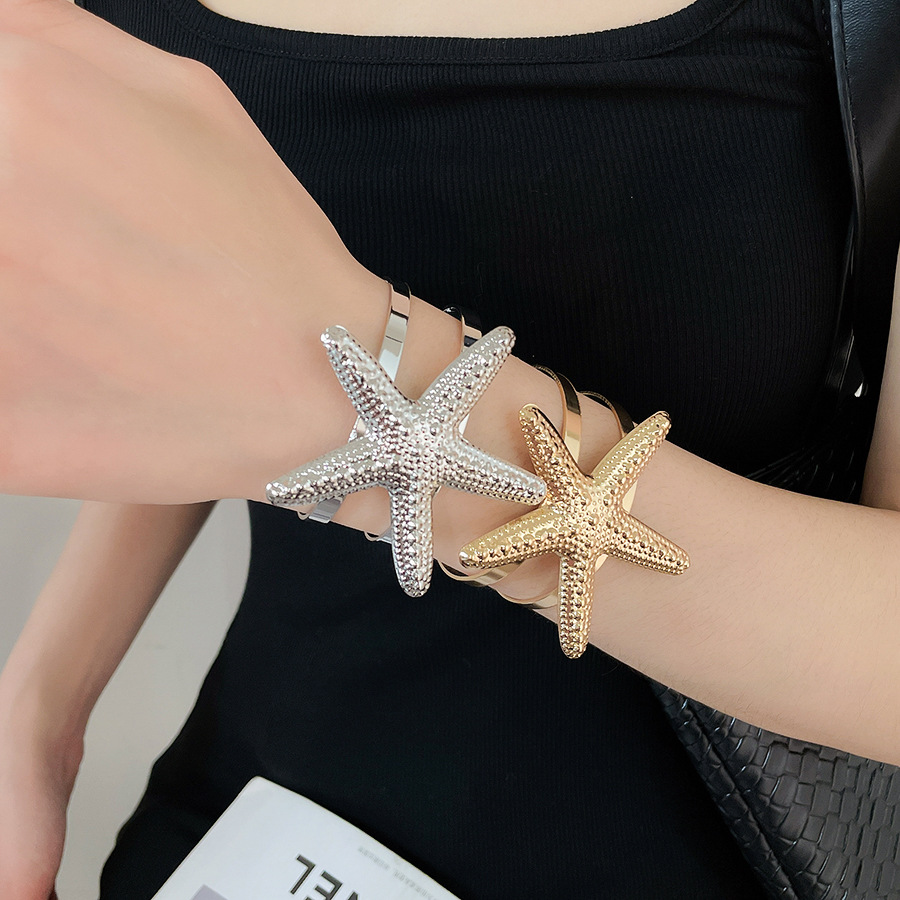 Vacation European American style fashion summer elements gold Starfish bracelet, unique and niche, suitable for women's daily wear - view 3