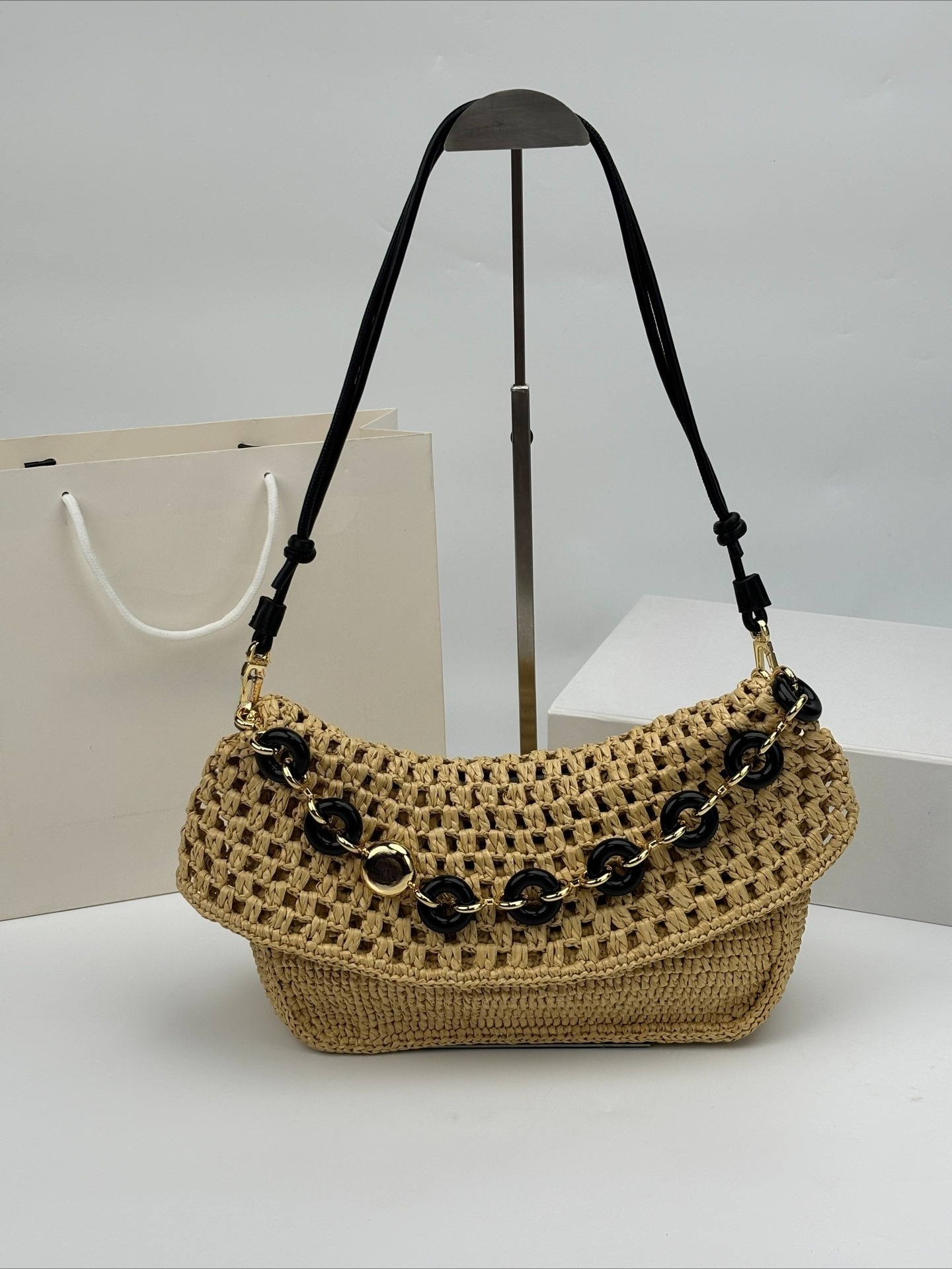 OLA Straw Shoulder Bags With Doughnut Detachable Chains Fashion Travel Beach Handbag Luxury Designer Raffia Underarm Bag Stylish Totes Purses And Handbags 3627
