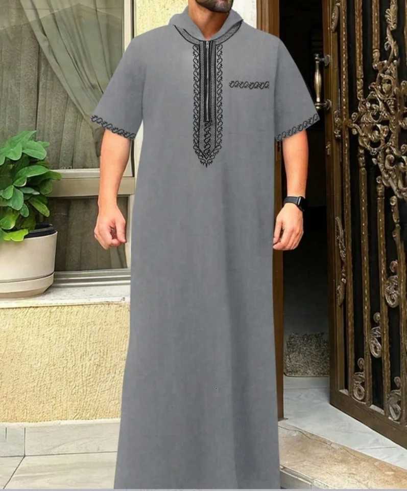 Men Ramadan Prayer Robe Muslim Robes Embroidered Long Sleeve Loose Thobe National Style Leisure Tradition Arabic Clothing Dress W251216