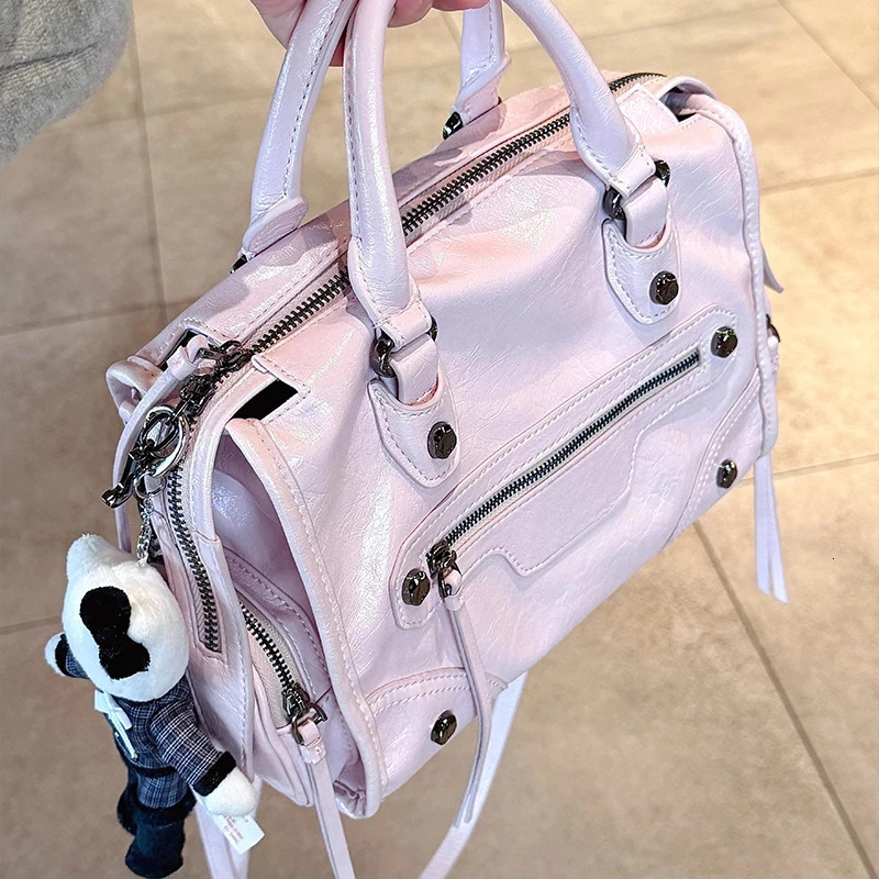 Retro Riveted Motorcycle Bag Multi-pocket Fashion Tassel n Crossbody Bag Pink Zippered Punk Leather Handbag 260416