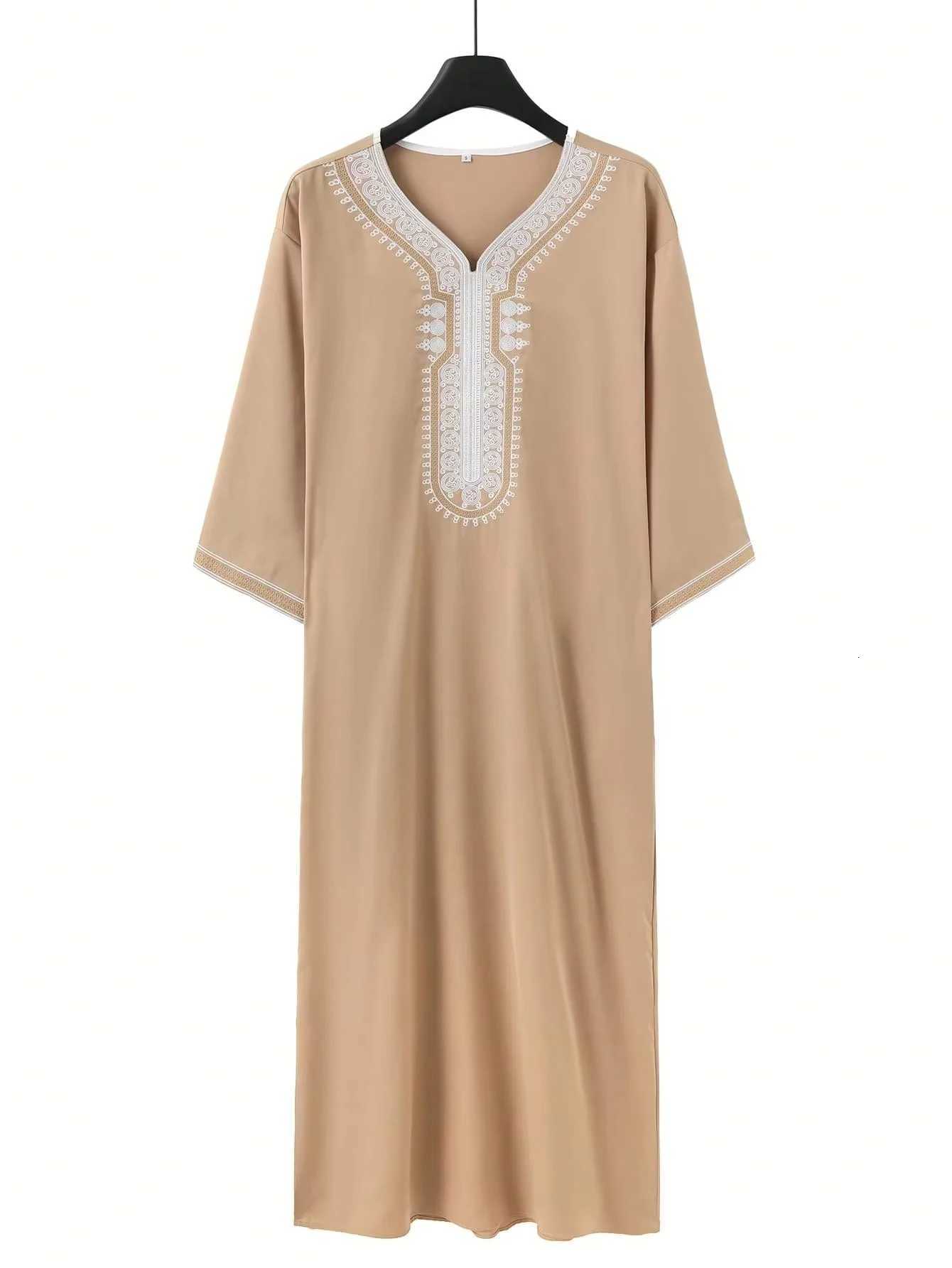 2025 Muslim mens robe Moroccan style elegant and simple embroidered mens robe casual and loose Eid al Fitr mens robe W251216