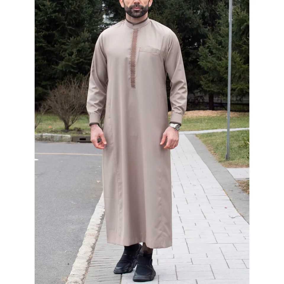 Traditional Middle Eastern style Muslim mens long robe retro dignified embroidered robe casual Eid al Fitr mens long robe W251216