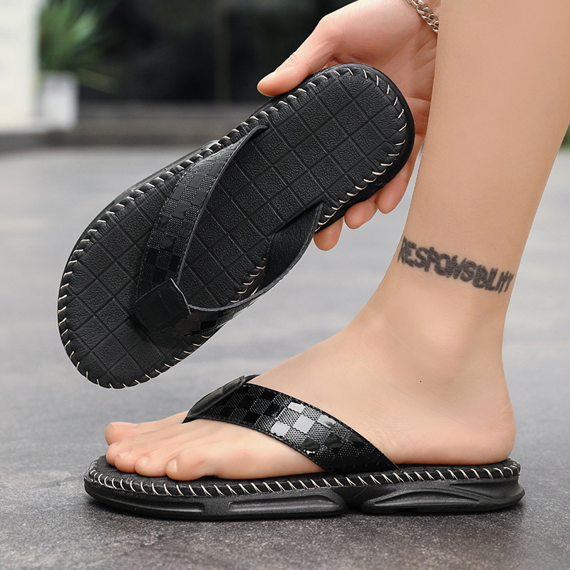 Men's Flip-Flops Summer New Outdoor Non-Slip Wear-Resistant Toe-Post Sandals Odor-Resistant Sports Casual Beach Slippers