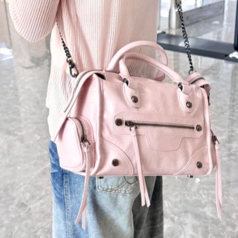 Retro Riveted Motorcycle Bag Multi-pocket Fashion Tassel n Crossbody Bag Pink Zippered Punk Leather Handbag 260416