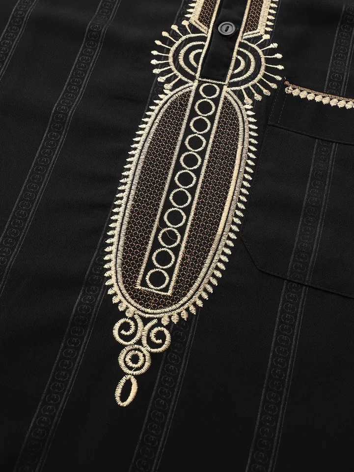 2025 Elegant Retro Muslim Mens Robe round Neck Loose Festival Clothing Moroccan Style Luxury Simple Design for Men W251216