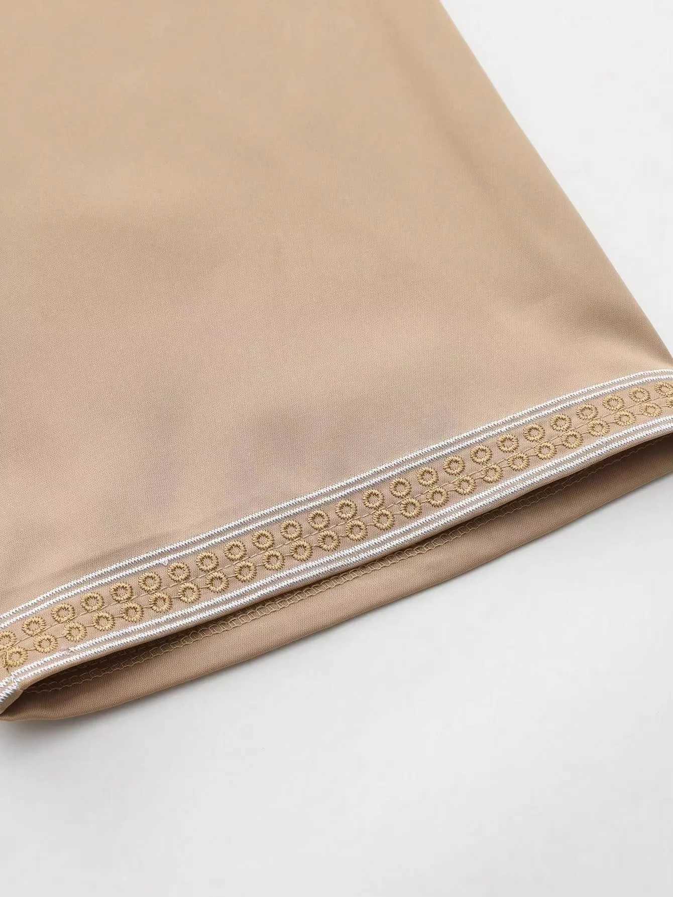 2025 Muslim mens robe Moroccan style elegant and simple embroidered mens robe casual and loose Eid al Fitr mens robe W251216