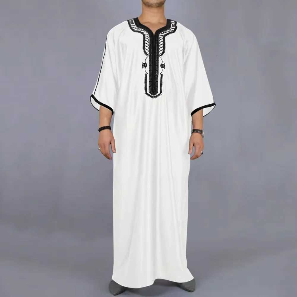 Moroccan style Muslim mens long robe white elegant exquisite embroidery mens long robe casual simple robe W251216