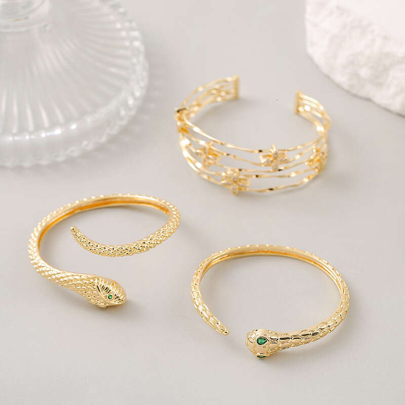 European And American Style Personalized Light Luxury Snake-Shaped Open Cross-Border Four-Leaf Clover Bracelet, 14K Gold, Pure Copper Material, Zircon