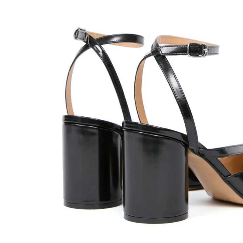 New Fashion Patent Leather Cross Strap Tabi Women Sandals Summer Slingbacks Split toe Thick High heels Chunky Shoes Sandals X260417