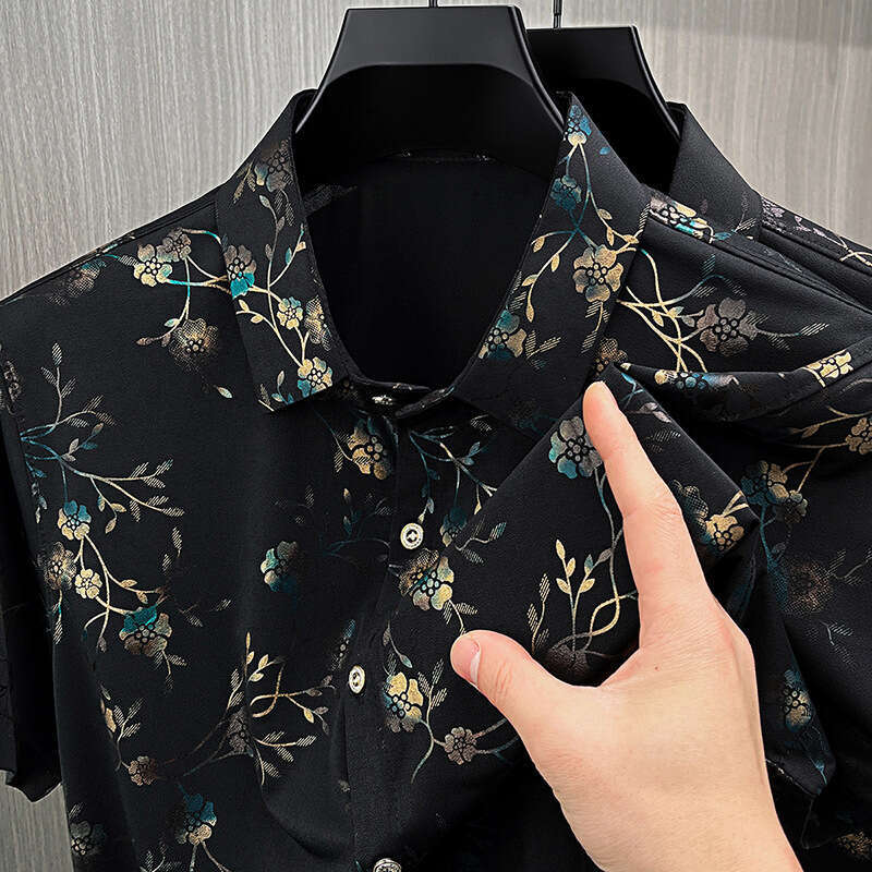 2026 Luxury High-End Designer Apparel Gold-Embossed Shirt For Men, New Summer Casual Fashion Short-Sleeve Versatile Floral Short Shirt, Trendy Men
