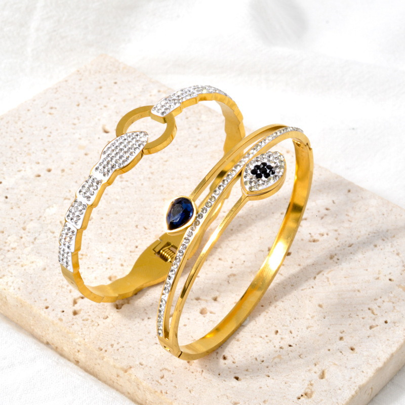 Designer Jewelry Women Bracelet Designer For Women Luxury Hipster Couple's Style Daily Wear Jewelry High Quality Trend Shopping Party Casual Trav