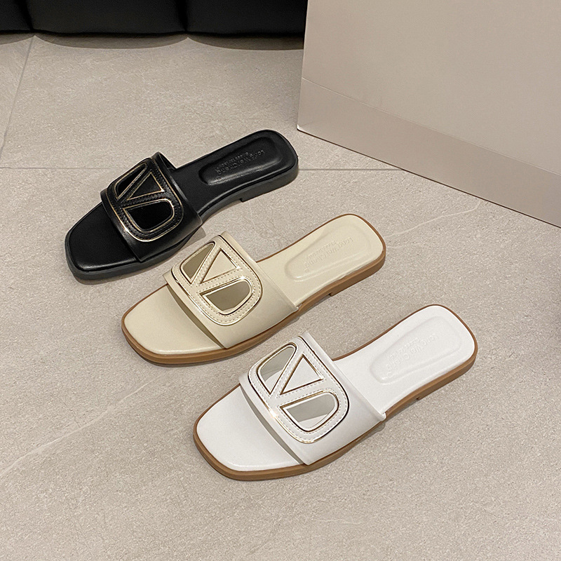 Longweicheng 2026 Summer New Style Casual Fashion Designer Slippers Trendy Ventilate Anti slip Flat Beach Shoes for Women