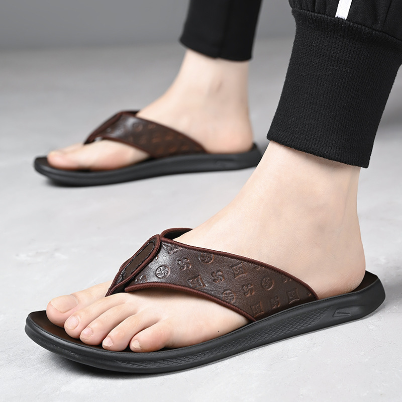 Male Lightweight Waterproof Thong Sandals Wear-resistant Cushioned Footbed Indoor Outdoor Walking Fashion Flat Slippers