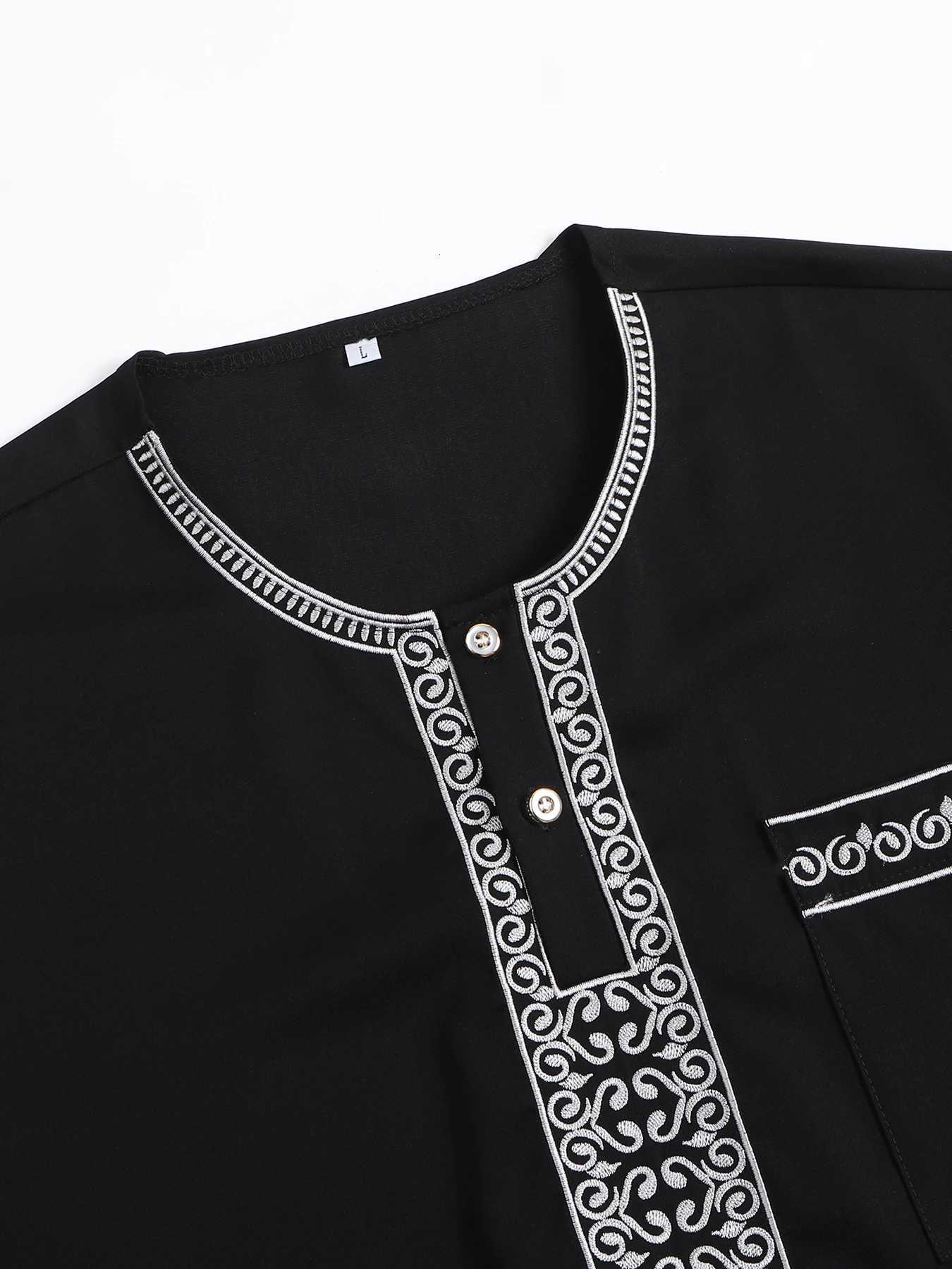2025 Mens Traditional Boubou Jalabiyas Jubbah Embroidered Muslim Thobe Islamic Clothing Ramadan Robe Abaya for Moroccan Men W251216