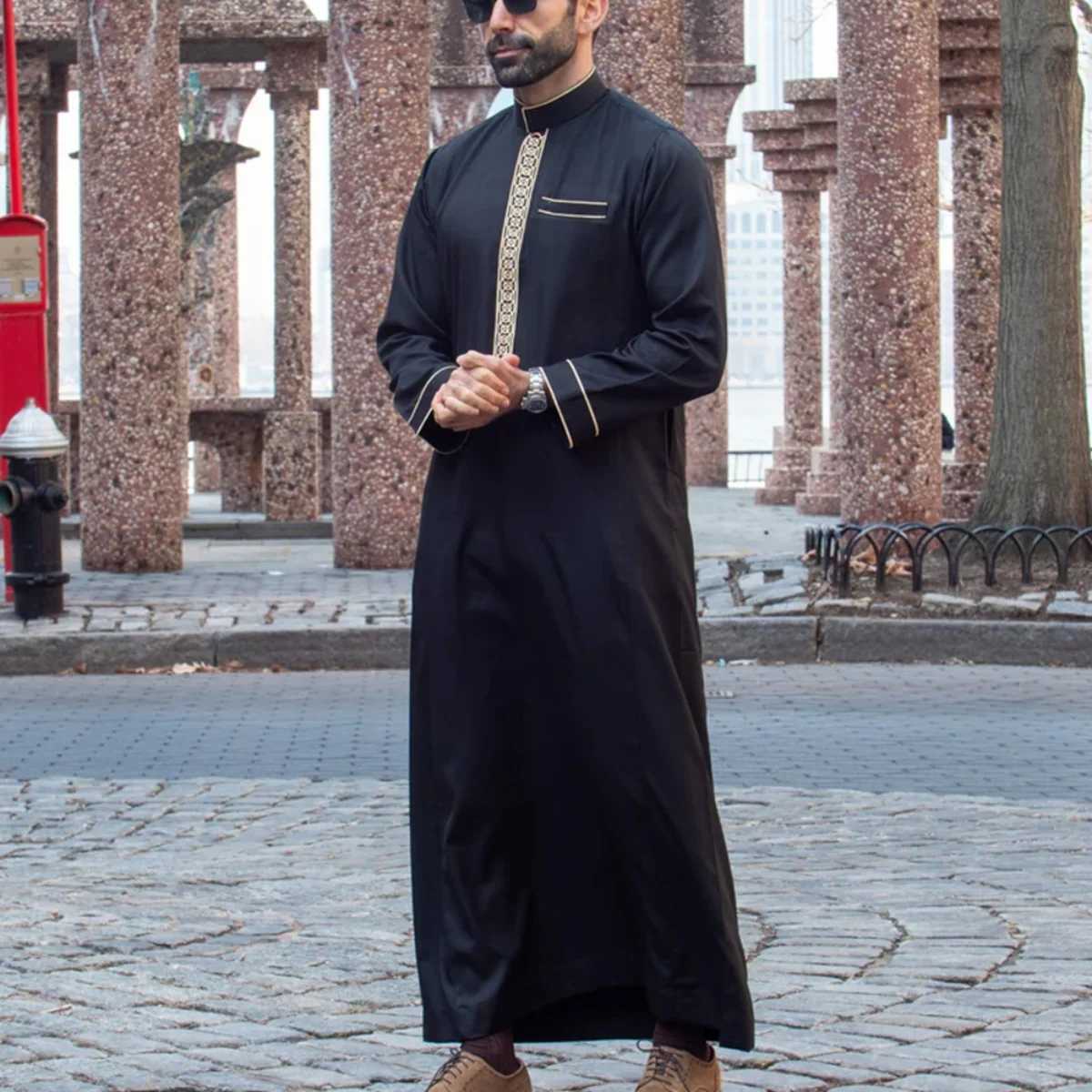 Islamic muslim Arabic mens robe long sleeve embroidered stand collar arabian thobe for men W251216