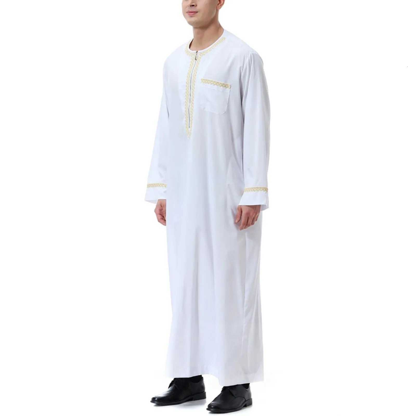 Traditional Muslim Clothing Mens Muslim Shirt robe embroidery Islamic Royalty Dubai Robe O-Neck Long Sleeve Retro Loose Abaya W251216