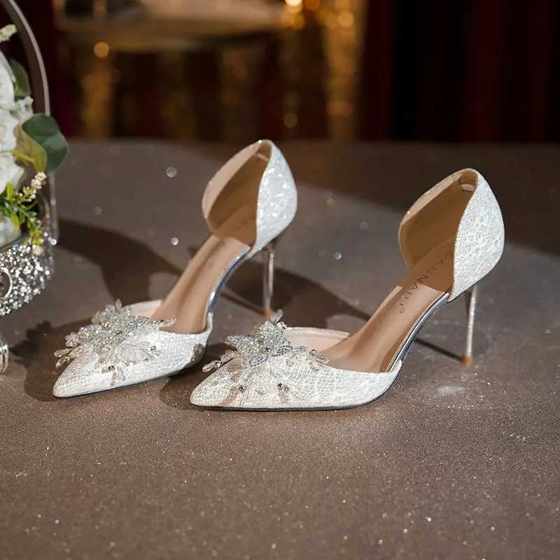 2025 Summer New Pointy Hollow Heels Champagne Color Temperament Rhinolite WomenS Single Shoes Banquet Bridesmaid Shoes X260417