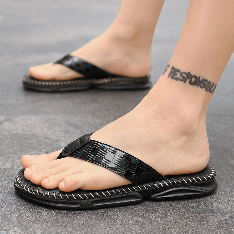Men's Flip-Flops Summer New Outdoor Non-Slip Wear-Resistant Toe-Post Sandals Odor-Resistant Sports Casual Beach Slippers