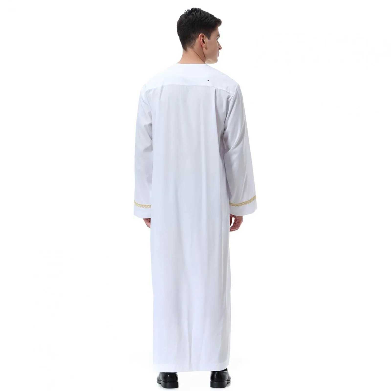 Traditional Muslim Clothing Mens Muslim Shirt robe embroidery Islamic Royalty Dubai Robe O-Neck Long Sleeve Retro Loose Abaya W251216