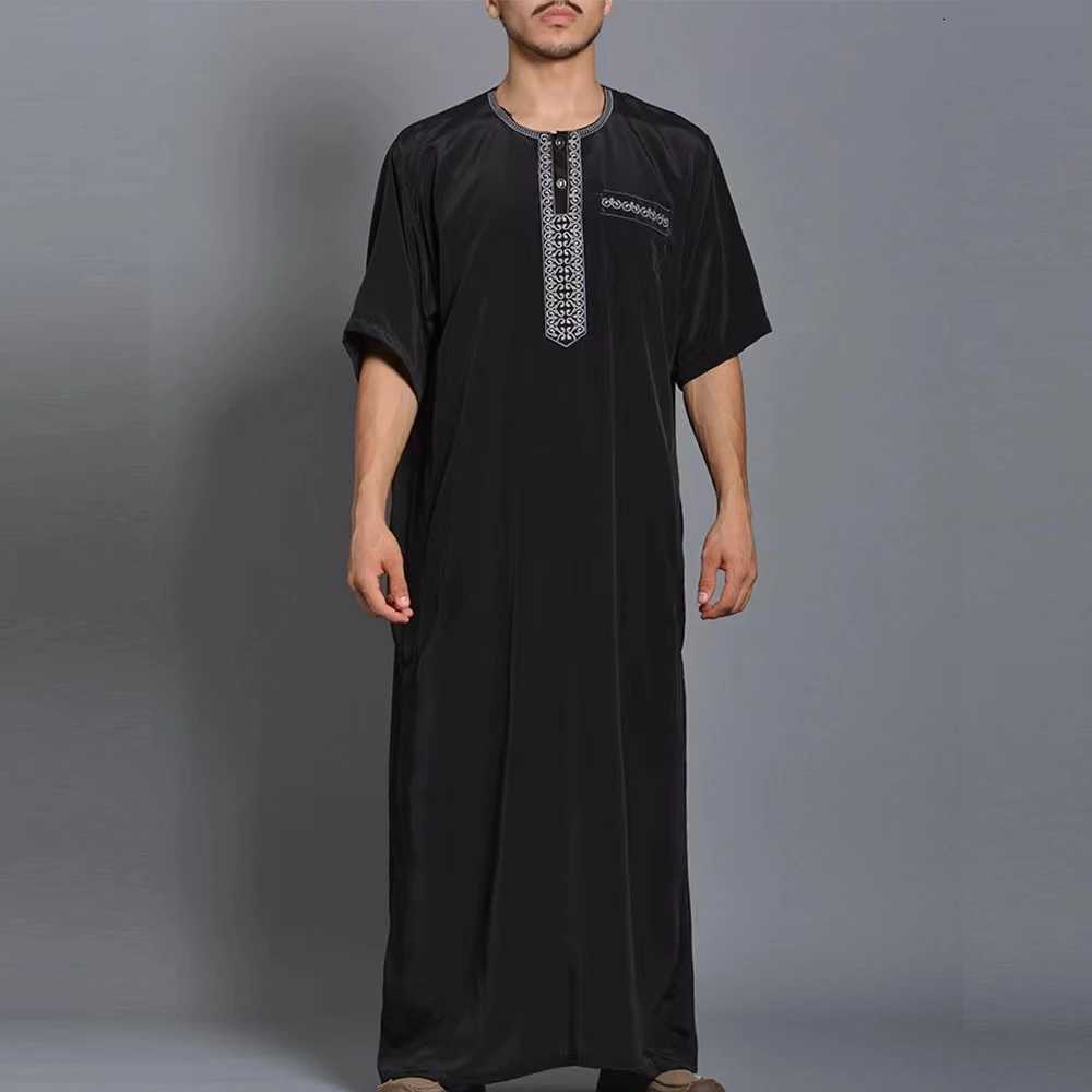 2025 Mens Traditional Boubou Jalabiyas Jubbah Embroidered Muslim Thobe Islamic Clothing Ramadan Robe Abaya for Moroccan Men W251216