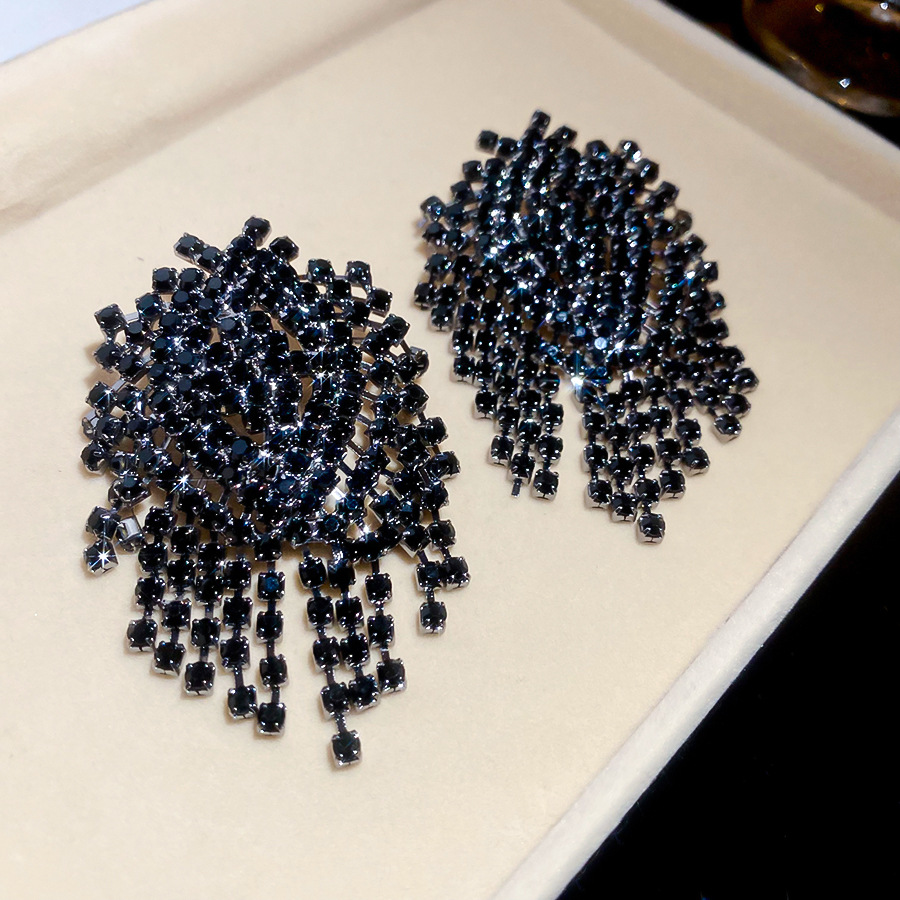 Exaggerated new luxury with full diamond embellishments, fashionable and elegant, super shiny, unique design, niche earrings - view 7