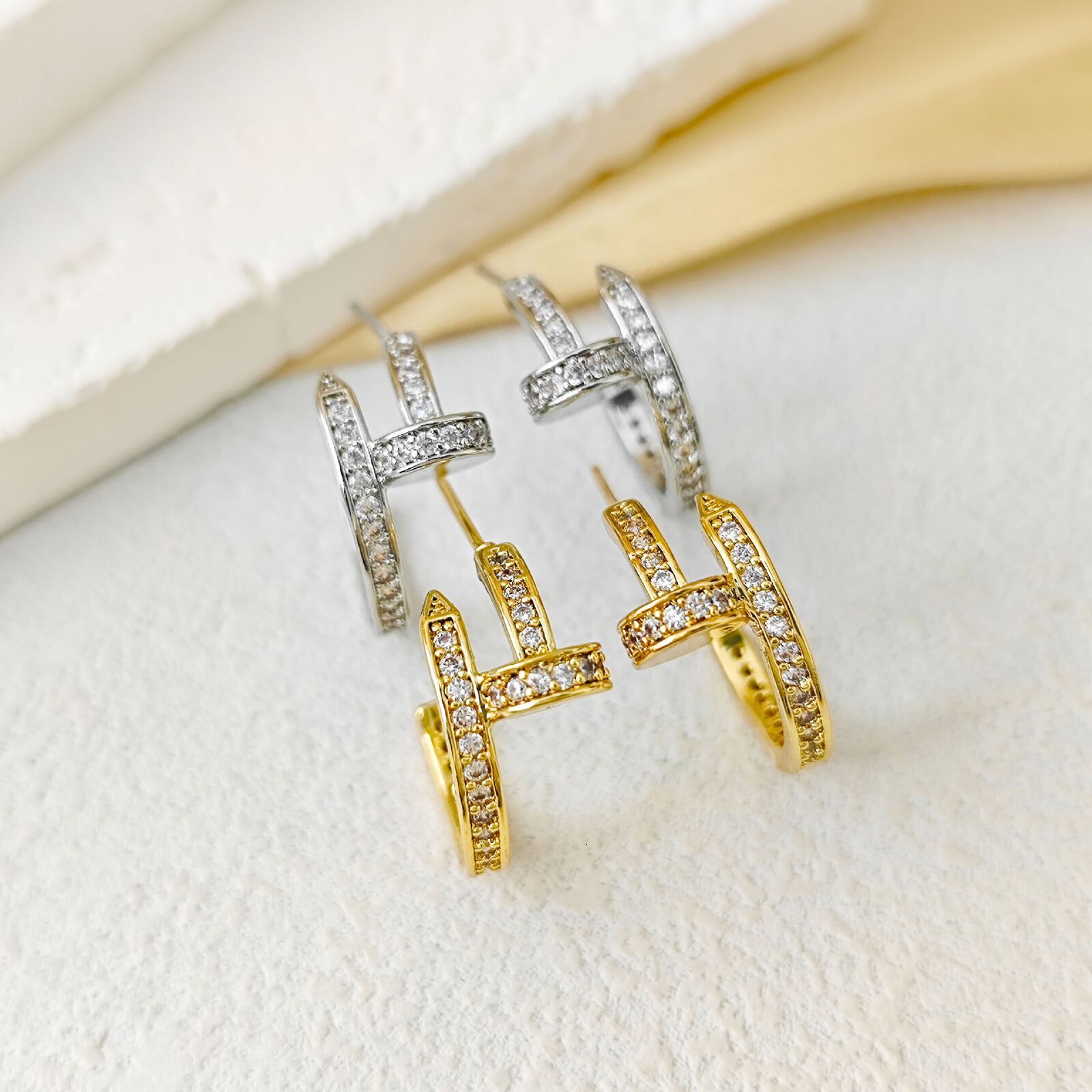 Women's Jewelry Luxury Earrings Designer Earrings For Woman Earrings For Men Ear Cuffs Niche Diamond Studded Single Ear Buckle Personality Diamon